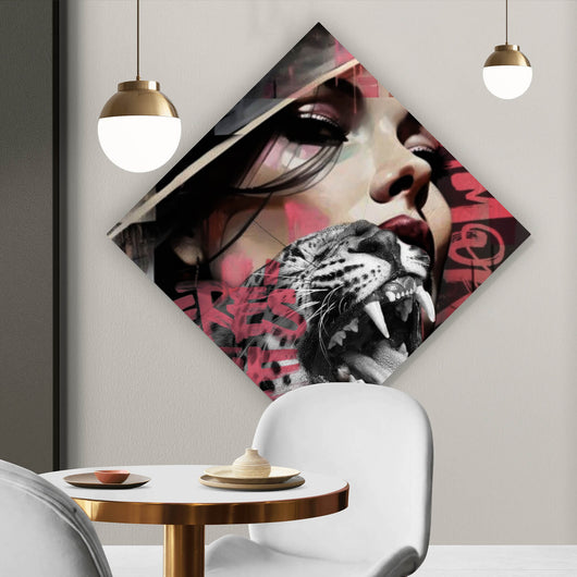 Acrylglasbild Komposition Leopard mit erotischer Frau Raute