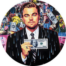 Lade das Bild in den Galerie-Viewer, Aluminiumbild Leonardo mit Geldschein vor buntem Hintergrund Kreis
