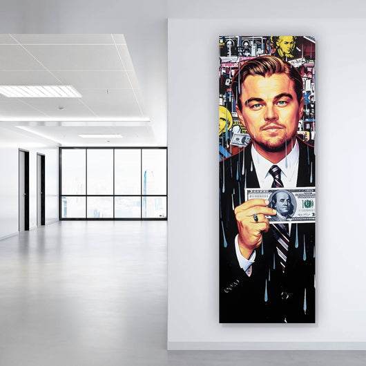 Spannrahmenbild Leonardo mit Geldschein vor buntem Hintergrund Panorama Hoch