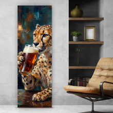 Lade das Bild in den Galerie-Viewer, Poster Leopard genießt Bier in rustikalem Ambiente Panorama Hoch
