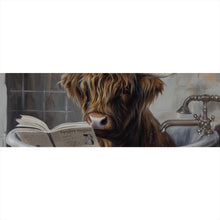 Lade das Bild in den Galerie-Viewer, Acrylglasbild Lesendes Hochland Rind in der Badewanne Panorama
