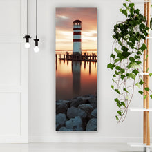 Lade das Bild in den Galerie-Viewer, Acrylglasbild Leuchtturm am Meer in der Abenddämmerung Panorama Hoch
