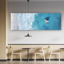 Lade das Bild in den Galerie-Viewer, Acrylglasbild Luftaufnahme eines Segelbootes im Meer Panorama
