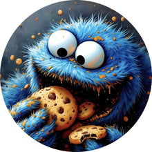 Lade das Bild in den Galerie-Viewer, Aluminiumbild Lustige Figur isst Kekse Kreis
