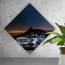 Lade das Bild in den Galerie-Viewer, Poster Luxusauto unter Sternenhimmel Raute
