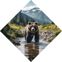 Lade das Bild in den Galerie-Viewer, Spannrahmenbild Mächtiger Bär in natürlicher Umgebung Raute
