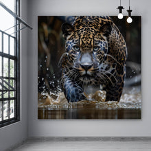 Lade das Bild in den Galerie-Viewer, Poster Mächtiger Jaguar im Wasser Quadrat
