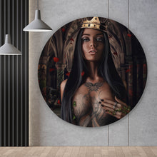 Lade das Bild in den Galerie-Viewer, Aluminiumbild Majestätische Königin in gotischer Umgebung Kreis
