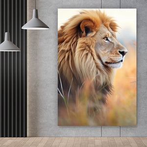 Leinwandbild Majestätischer Löwe in natürlicher Umgebung Hochformat