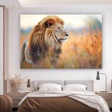Lade das Bild in den Galerie-Viewer, Spannrahmenbild Majestätischer Löwe in natürlicher Umgebung Querformat
