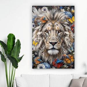 Poster Majestätischer Löwe mit floralen Details Hochformat