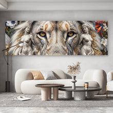 Lade das Bild in den Galerie-Viewer, Leinwandbild Majestätischer Löwe mit floralen Details Panorama
