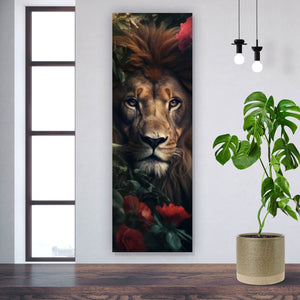 Acrylglasbild Majestätischer Löwe zwischen roten Rosen versteckt Panorama Hoch