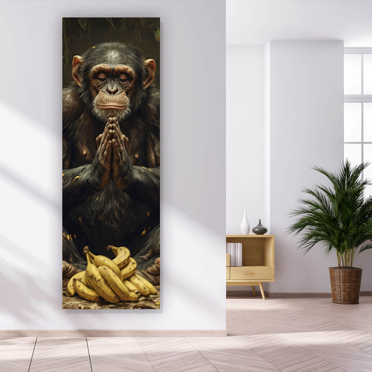 Spannrahmenbild Meditierender Schimpanse mit Bananen Panorama Hoch