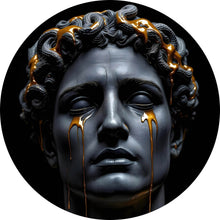 Lade das Bild in den Galerie-Viewer, Aluminiumbild Medusa Skulptur weinend mit goldener Verzierung Kreis
