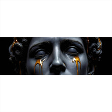 Lade das Bild in den Galerie-Viewer, Spannrahmenbild Medusa Skulptur weinend mit goldener Verzierung Panorama
