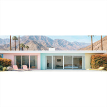 Lade das Bild in den Galerie-Viewer, Leinwandbild Modernes Poolhaus mit Palmen und Bergkulisse Panorama
