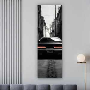 Poster Muscle Car in düsterer Gasse Panorama Hoch