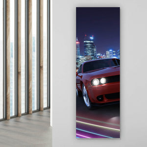 Poster Muscle Car in der Stadt bei Nacht Panorama Hoch