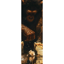 Lade das Bild in den Galerie-Viewer, Acrylglasbild Muskulärer Affe mit goldenen Sneaker Panorama Hoch
