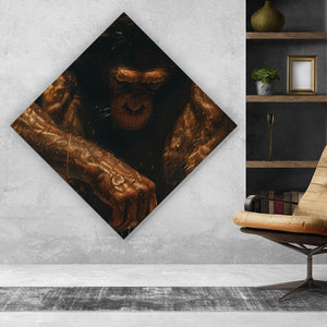 Leinwandbild Muskulärer Affe mit goldenen Sneaker Raute