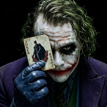 Lade das Bild in den Galerie-Viewer, Leinwandbild Mysteriöses Joker Porträt Quadrat
