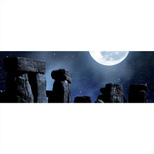Lade das Bild in den Galerie-Viewer, Aluminiumbild gebürstet Mystische Steinformation unter leuchtendem Vollmond Panorama
