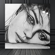 Lade das Bild in den Galerie-Viewer, Acrylglasbild Nachdenkliches weibliches Gesicht Zeichenstil Quadrat
