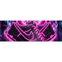Lade das Bild in den Galerie-Viewer, Aluminiumbild Neon Sneaker mit urbanem Flair Panorama
