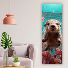 Lade das Bild in den Galerie-Viewer, Aluminiumbild Niedlicher Otter unter Wasser mit Blumen Panorama Hoch
