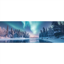 Lade das Bild in den Galerie-Viewer, Spannrahmenbild Nordlicht über verschneiter Winterlandschaft Panorama
