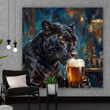 Lade das Bild in den Galerie-Viewer, Leinwandbild Panther genießt Bier Quadrat
