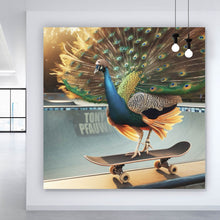 Lade das Bild in den Galerie-Viewer, Poster Pfau auf Skateboard mit prächtigen Federn Quadrat
