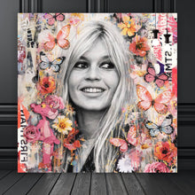 Lade das Bild in den Galerie-Viewer, Leinwandbild Pop Art Collage mit Schmetterlingen Quadrat
