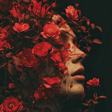 Lade das Bild in den Galerie-Viewer, Leinwandbild Porträt einer Frau umgeben von Blumen Quadrat
