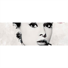 Lade das Bild in den Galerie-Viewer, Poster Portrait Audrey Hepburn mit Blüten Panorama
