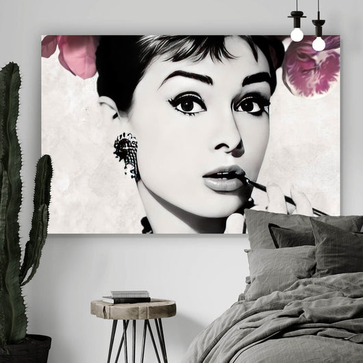 Poster Portrait Audrey Hepburn mit Blüten Querformat