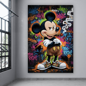 Leinwandbild Rauchende Maus auf Graffitiwand Hochformat