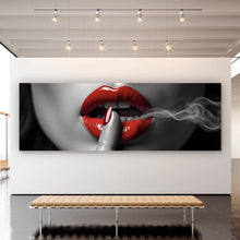 Lade das Bild in den Galerie-Viewer, Acrylglasbild Rauchige rote Lippen Panorama
