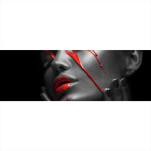 Lade das Bild in den Galerie-Viewer, Leinwandbild Red Face Panorama
