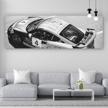 Lade das Bild in den Galerie-Viewer, Aluminiumbild Rennwagen auf Rennstrecke Panorama
