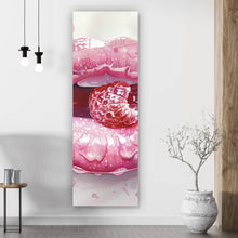 Lade das Bild in den Galerie-Viewer, Leinwandbild Rosa Lippen mit Früchten Panorama Hoch
