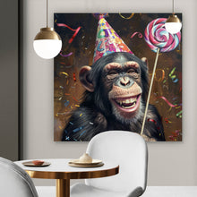 Lade das Bild in den Galerie-Viewer, Aluminiumbild gebürstet Schimpanse feiert mit Lutscher und Partyhut Quadrat

