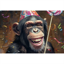 Lade das Bild in den Galerie-Viewer, Aluminiumbild Schimpanse feiert mit Lutscher und Partyhut Querformat
