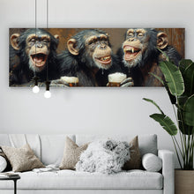 Lade das Bild in den Galerie-Viewer, Leinwandbild Schimpansen feiern gesellig mit Bier Panorama
