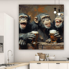 Lade das Bild in den Galerie-Viewer, Spannrahmenbild Schimpansen feiern gesellig mit Bier Quadrat
