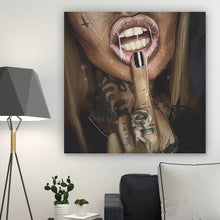 Lade das Bild in den Galerie-Viewer, Leinwandbild Sexy Tattoo Girl Mittelfinger Quadrat
