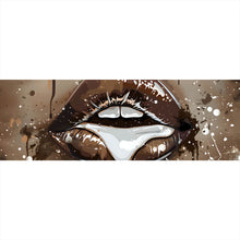 Lade das Bild in den Galerie-Viewer, Aluminiumbild Sinnliche Lippen in Schokoladen Farben Panorama
