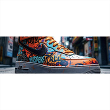Lade das Bild in den Galerie-Viewer, Leinwandbild Sneaker Streetart Panorama
