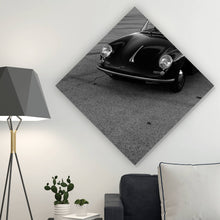 Lade das Bild in den Galerie-Viewer, Leinwandbild Sportwagen auf Rennstrecke Raute
